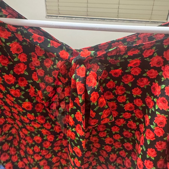 Top shop size 6 red rose top - Picture 4 of 5